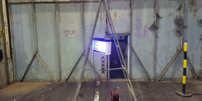 電撃殺虫器導入